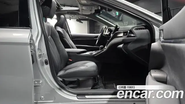 Toyota Camry 2024 — Şəkil 20/31