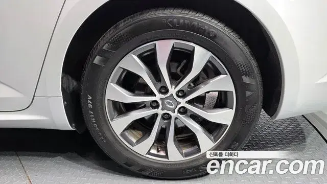Renault Samsung SM6 2023 — ფოტო 24/30