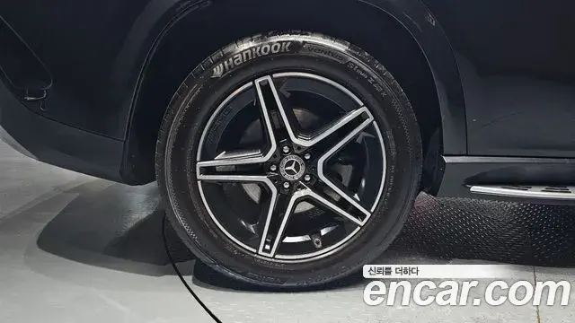Mercedes-Benz GLE-Class 2021 — ფოტო 9/20