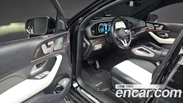 Mercedes-Benz GLE-Class 2021 — ფოტო 6/20