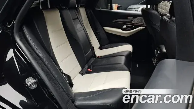 Mercedes-Benz GLE-Class 2021 — ფოტო 16/20