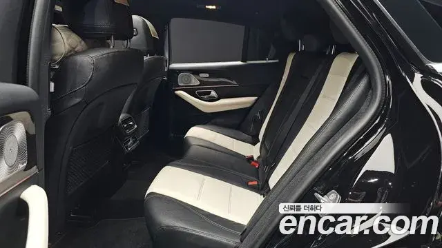 Mercedes-Benz GLE-Class 2021 — ფოტო 14/20