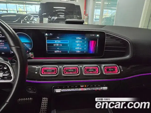 Mercedes-Benz GLE-Class 2021 — ფოტო 19/20