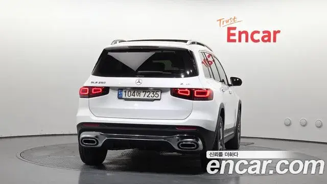 Mercedes-Benz GLB-Class 2022 — Фото 4/20