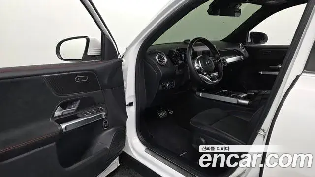 Mercedes-Benz GLB-Class 2022 — Фото 10/20