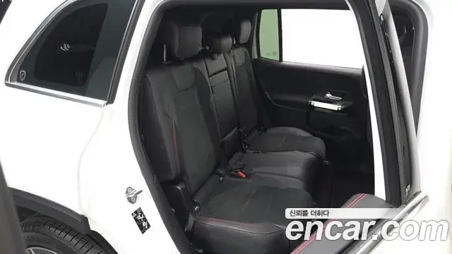 Mercedes-Benz GLB-Class 2022 — Фото 12/20