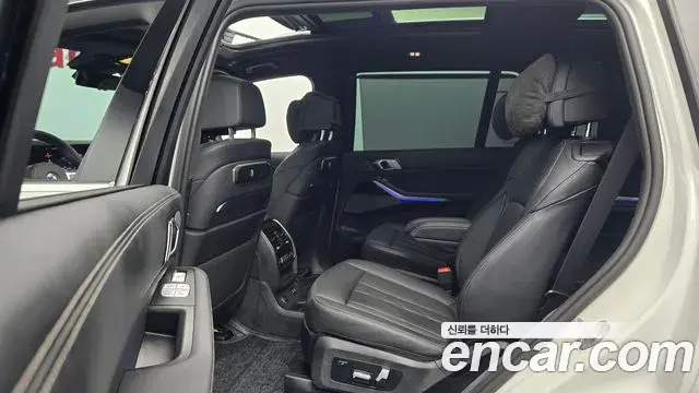 BMW X7 2024 — Photo 22/33