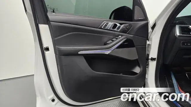 BMW X7 2024 — Photo 16/33