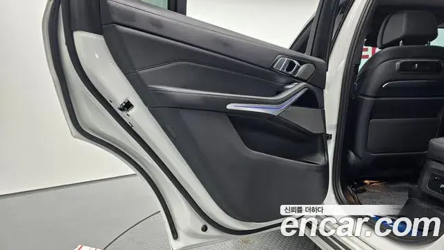 BMW X7 2024 — Photo 32/33