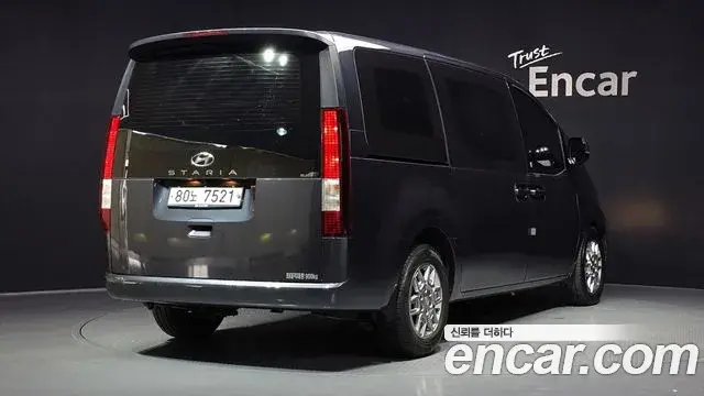 Hyundai Staria 2021 — Фото 2/20