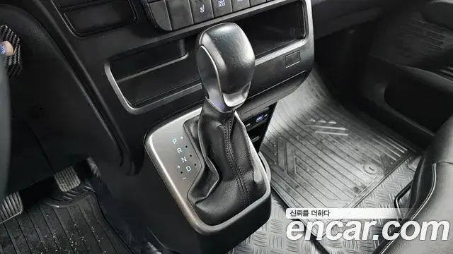 Hyundai Staria 2021 — Фото 9/20