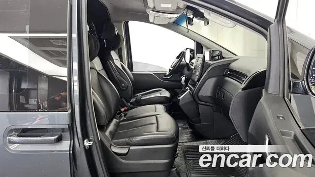 Hyundai Staria 2021 — Фото 11/20