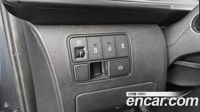 Hyundai Staria 2021 — Фото 19/20
