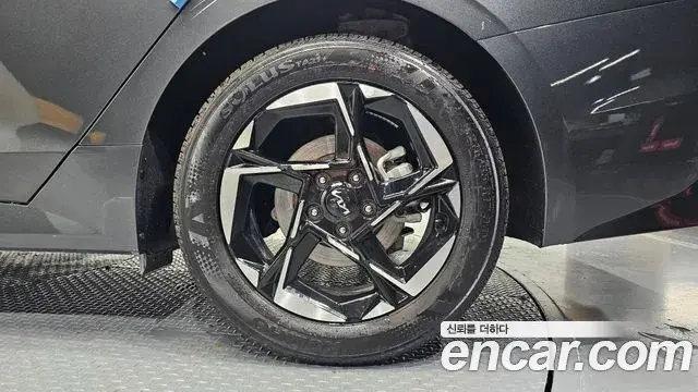 Kia K5 2025 — Photo 19/30
