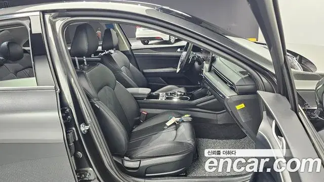 Kia K5 2025 — Photo 18/30