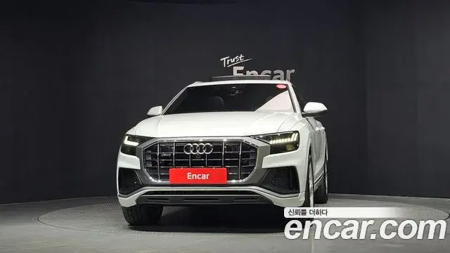 Audi Q8 2023 — Photo 23/33