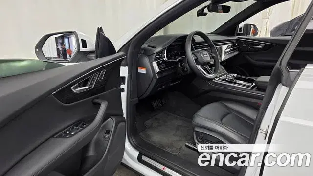 Audi Q8 2023 — Photo 31/33