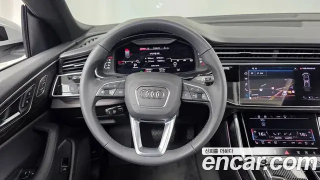 Audi Q8 2023 — Photo 26/33