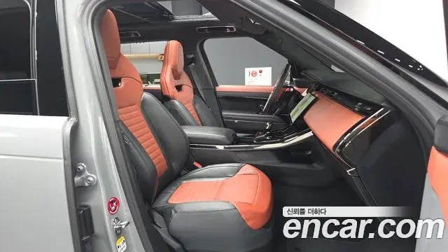 Land Rover Range Rover Sport 2025 — ფოტო 18/20