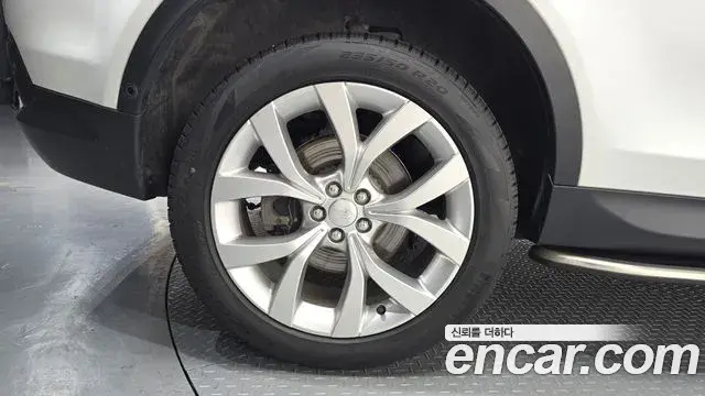 Land Rover Discovery Sport 2021 — ფოტო 31/32