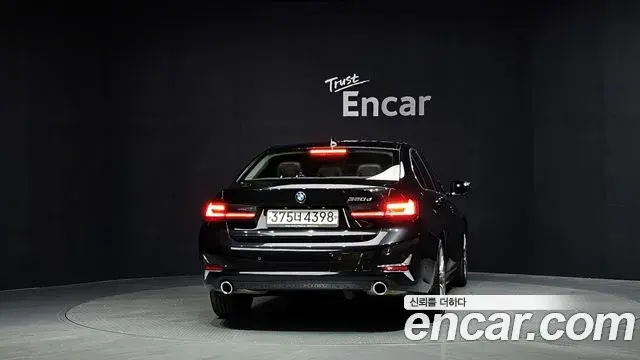 BMW 3 Series 2019 — Şəkil 8/30