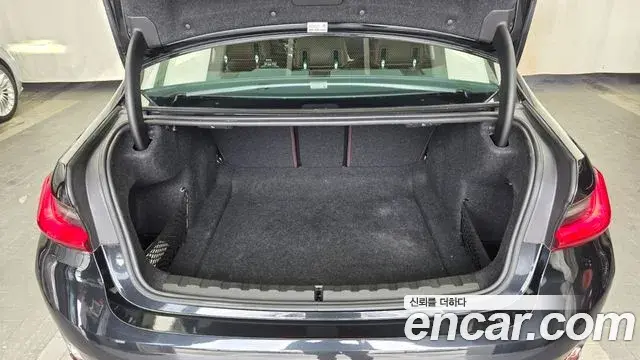 BMW 3 Series 2019 — Şəkil 15/30