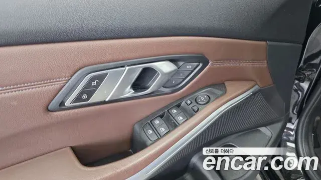 BMW 3 Series 2019 — Şəkil 17/30