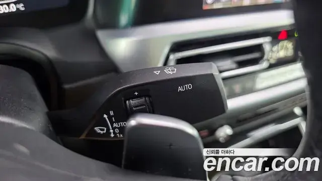 BMW 3 Series 2019 — Şəkil 11/30