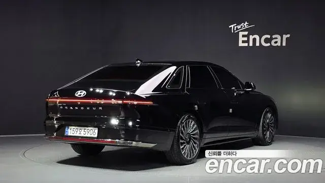 Hyundai Grandeur Hybrid 2023 — ფოტო 25/35