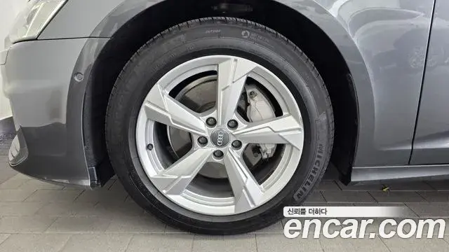 Audi A6 2021 — Şəkil 23/35