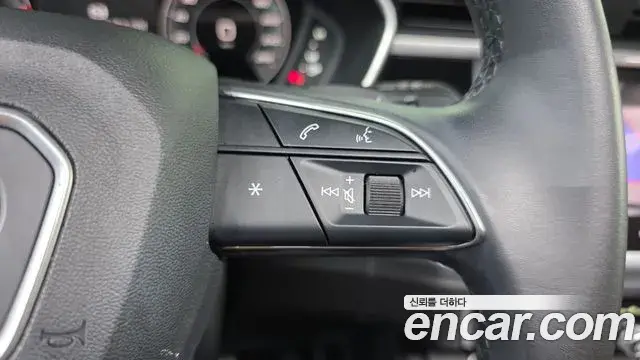 Audi Q3 2022 — Şəkil 23/31