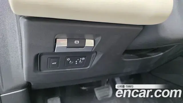 Land Rover Discovery Sport 2021 — Photo 20/33