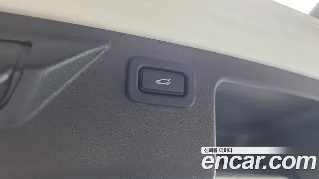 Land Rover Discovery Sport 2021 — Photo 17/33