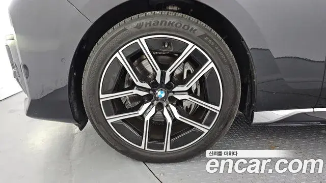 BMW 7 Series 2024 — Photo 19/32
