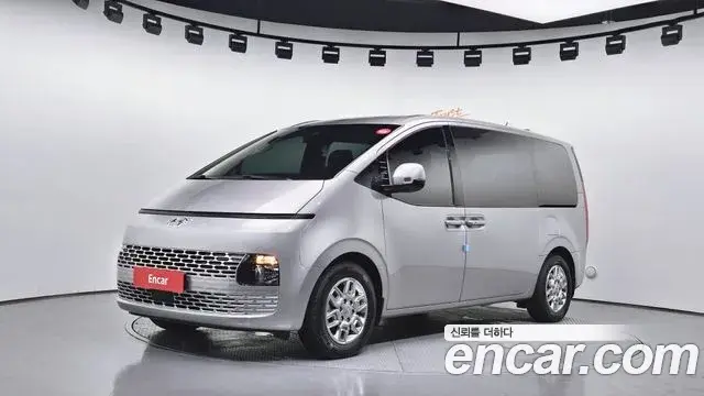 Hyundai Staria 2022 — Photo 1/20