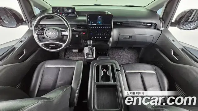 Hyundai Staria 2022 — Photo 7/20