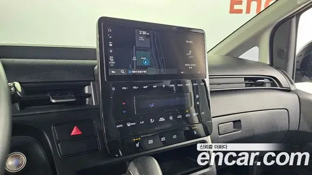 Hyundai Staria 2022 — Photo 13/20