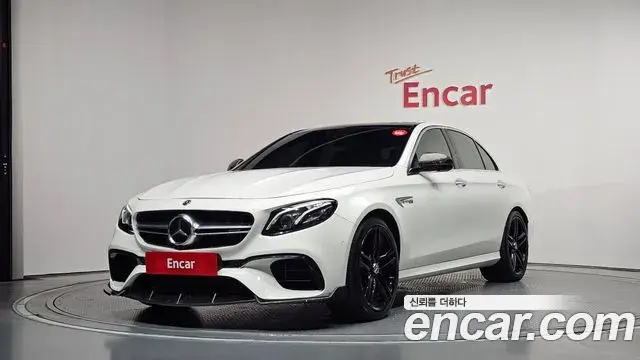 Mercedes-Benz E-Class 2018 — Фото 1/20