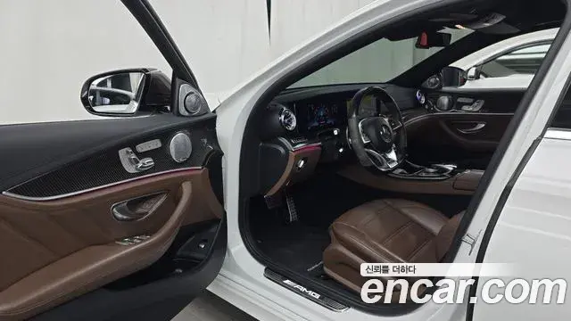 Mercedes-Benz E-Class 2018 — Фото 10/20