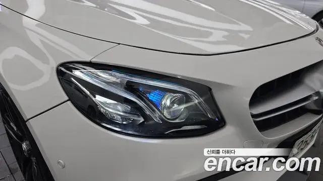 Mercedes-Benz E-Class 2018 — ფოტო 23/33