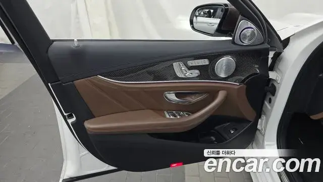Mercedes-Benz E-Class 2018 — ფოტო 10/33