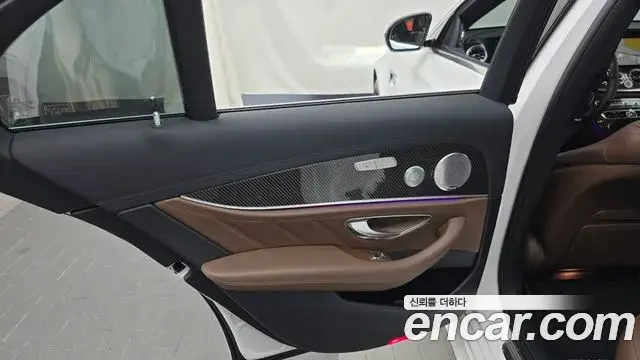 Mercedes-Benz E-Class 2018 — ფოტო 22/33