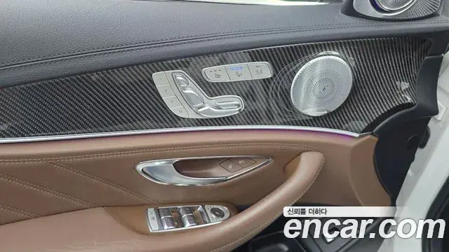 Mercedes-Benz E-Class 2018 — ფოტო 30/33