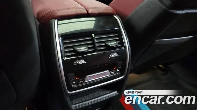 BMW X6 2021 — Photo 18/34