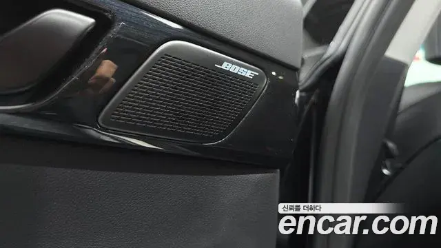 Hyundai Grandeur Hybrid 2023 — ფოტო 4/32