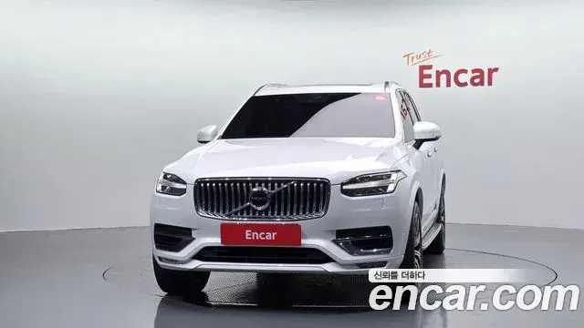 Volvo XC90 2020 — ფოტო 11/20