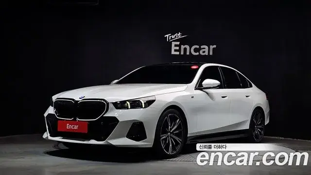 BMW 5 Series 2024 — Şəkil 12/31