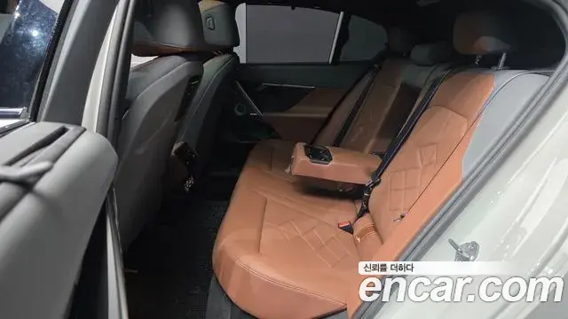 BMW 5 Series 2024 — Şəkil 23/31
