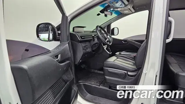 Hyundai Staria 2022 — Фото 10/20