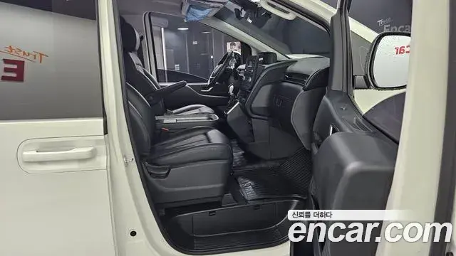 Hyundai Staria 2022 — Фото 11/20